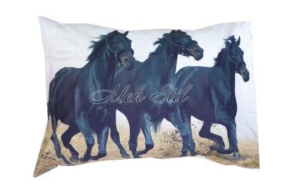 Спално бельо   3D калъфки за възглавници  3D калъфка - Черни коне